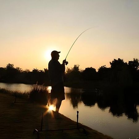 Greenfield Valley Fishing Resort HHQ Exterior photo